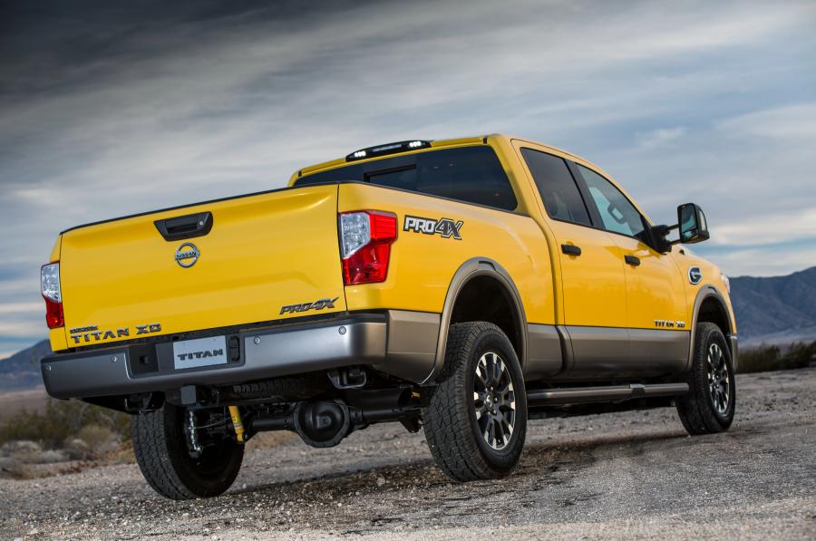  Nissan Titan XD PRO-4X Crew Cab 2015 года  (фото 26 из 39)